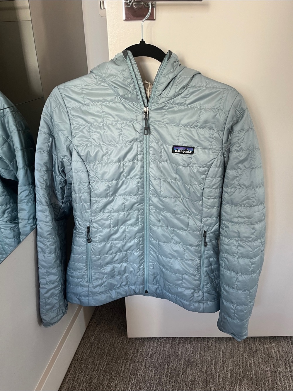 Women's Patagonia Nano Puff Hoody- Thermal Blue size small NWT